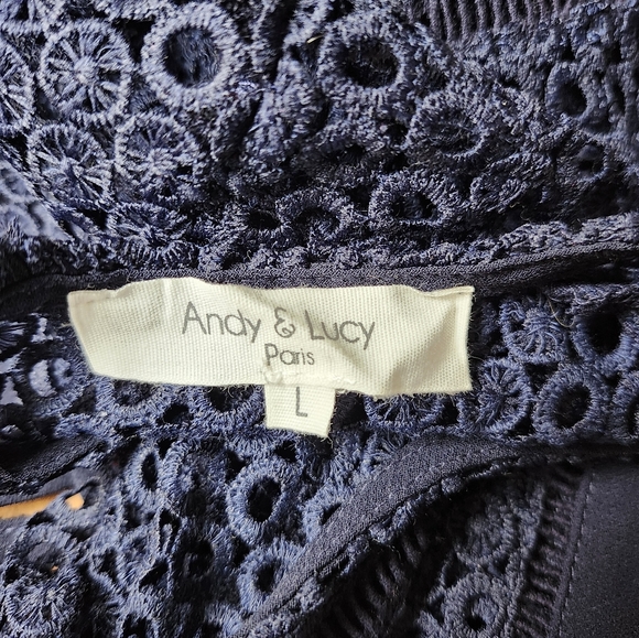 Andy & Lucy Navy Woven Guipure Lace Top - Size L - Picture 7 of 9